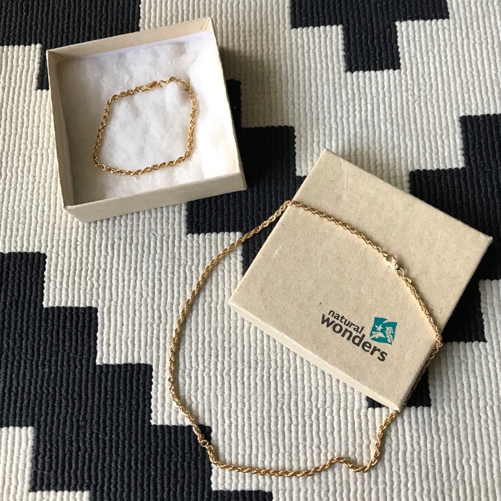 NWOT Matching Gold Necklace and Bracelet